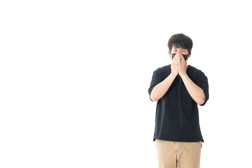 うわっ...私の黒いマスク似合わなすぎ