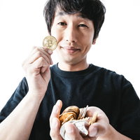 ビットコインのハイレバで大儲けした富豪男性の写真
