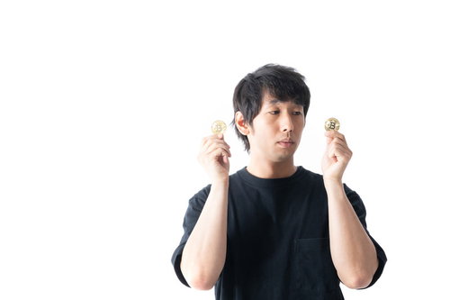 ビットコインを手に入れたけど不安しかない男性