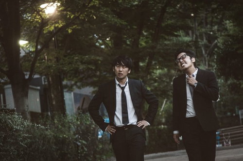 職を失ったことを家族に言えず、毎朝公園に出勤する元会社員