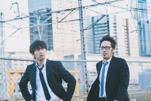 人気女性タレントを見失ったパパラッチ