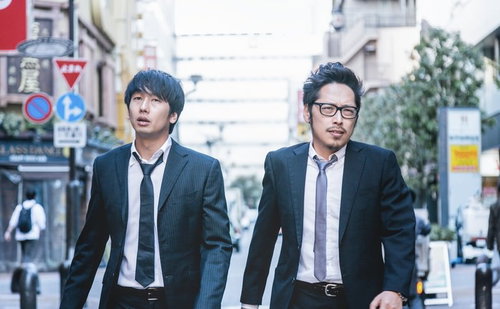 勤務明け繁華街をふらふら歩く取材ジャーナリスト