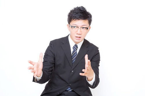 月25万PVの稼ぎ方を説明する男性