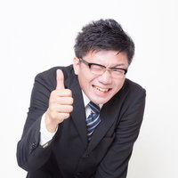 「部長っ！！いいね押しておきました！」と報告する部下の写真