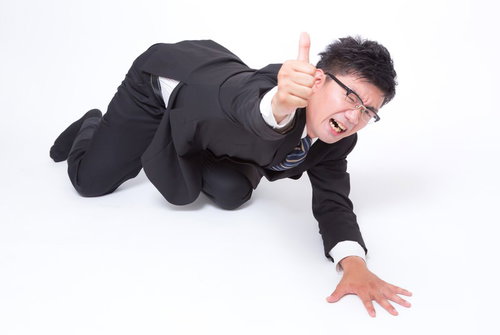 行き倒れいいね！（スーツ姿の男性）