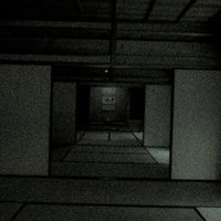 ジャパニーズ・ホラー 暗い和室の奥底に浮かぶ不気味なシルエットの写真