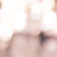 ボケた光とイルミネーション、夜景の玉ボケ背景の写真