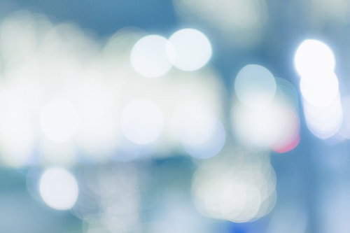 霞んだ光のクリスマスツリー