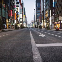 夕暮れの銀座歩行者天国の写真