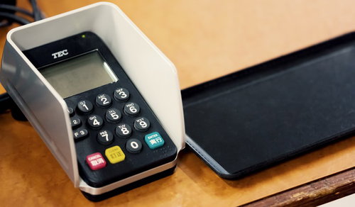 お会計とクレジットカードの暗証番号入力