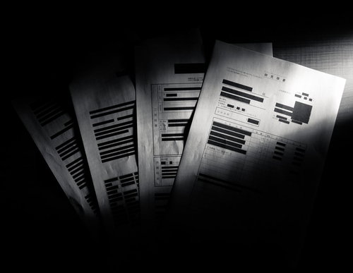 黒塗りされた機密事項の重要書類の情報公開