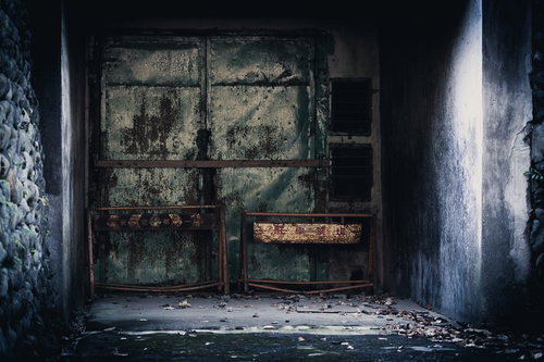 立ち入り禁止の封鎖された入り口