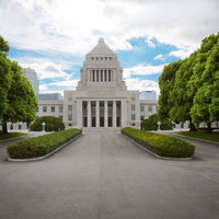 国会議事堂の正面外観の写真