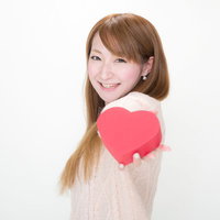 「はい！君にもあげちゃうぞっ（テヘッ」っとバレンタインデーにチョコを渡す女の子の写真