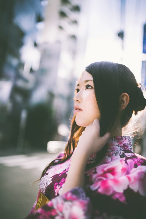 下町を浴衣美人とデート中