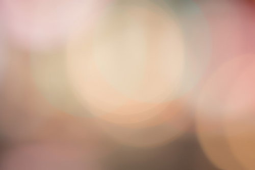 歓楽街の光が作るフレアとボケ効果の夜景