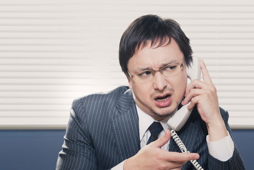 「いや、ちょと待ってちょと待ってお兄さん」