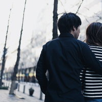 「今日は何時に帰ればいいの？」と門限を確認する彼氏の写真