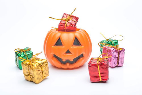 プレゼントボックスとハロウィーンかぼちゃ