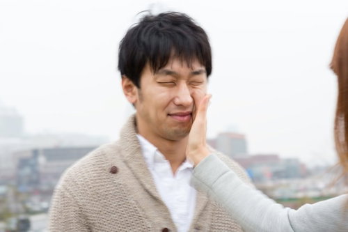 「おれに、ビンタして！」「あううっ」