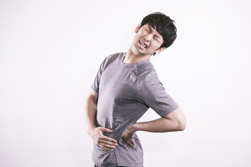 トレーニングで腰を痛めたヘルニア持ちのチューブ運動