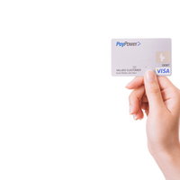 クレジットカードを持った女性の手の写真