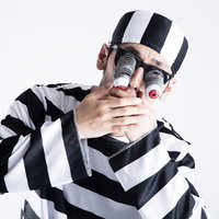 悪魔コスプレで決めたハロウィンの子どもの写真