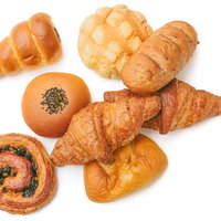 マーガリンがたっぷり含まれた菓子パンの詰め合わせの写真