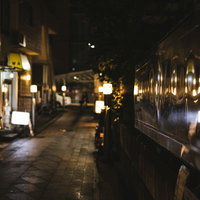 人気のない路地裏の夜（野毛）の写真