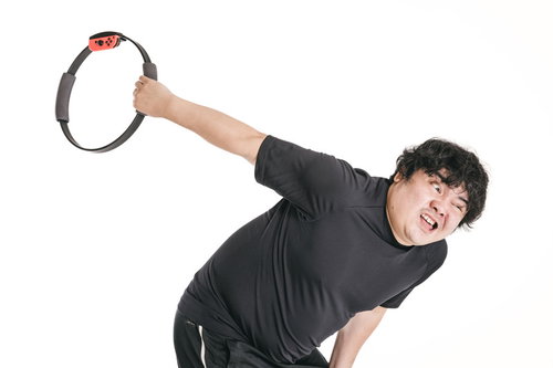 Nintendo Switchコントローラーを使った意外ときつい二の腕の筋トレ