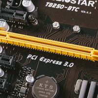 マザーボードのPCI Express 3.0 (Gen3)スロットの写真