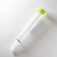 線が書かれたPCR検査の検体採取管、緑色キャップ付きの写真