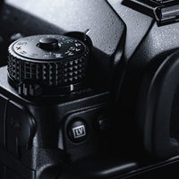 PENTAX K-1 Mark II のスマートファンクションダイヤルと操作ボタンの写真