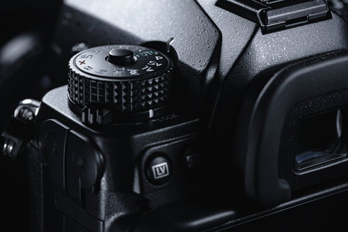 PENTAX K-1 Mark II のスマートファンクションダイヤルと操作ボタン