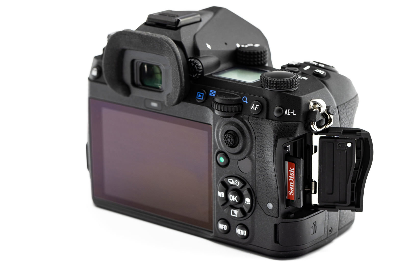 PENTAX K-3MarkⅢにSDカードを挿入