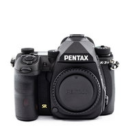PENTAX K-3MarkⅢボディの正面の写真