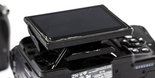 PENTAX K-1MarkⅡの液晶フィルムがボロボロに劣化