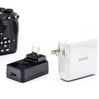 PENTAX K-3MarkⅢ用の充電器とバッテリーの写真