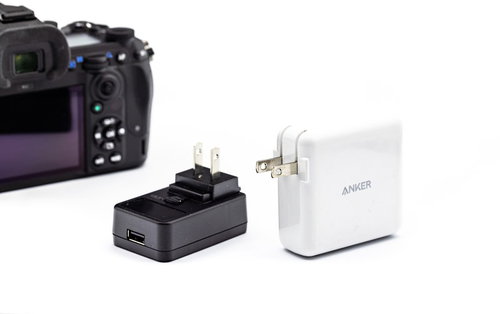 PENTAX K-3MarkⅢ用の充電器とバッテリー