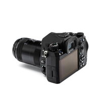 PENTAX K-3MarkⅢにレンズを装着した背面の操作系の写真