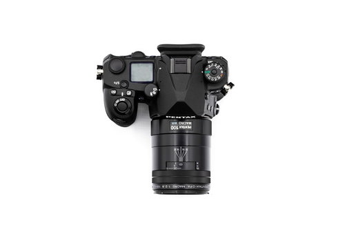 黒いボディのPENTAX K-3MarkⅢ一眼レフカメラ