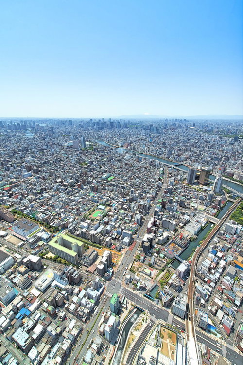 スカイツリー展望台から広角で撮影した東京の街並みの絶景