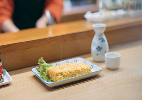 ちょい呑み小恋で女将が作ってくれた厚焼き玉子と日本酒
