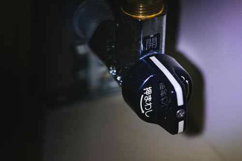 ガスコンロの元栓を開いた状態の炎