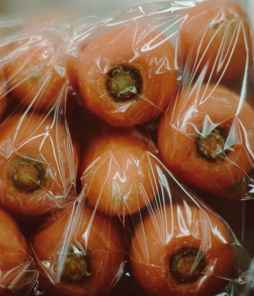 福島県南相馬市産のビニール袋に入ったにんじん