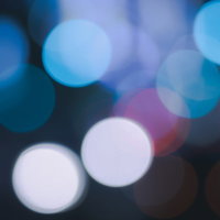 玉ボケの寒色系背景（夜の光）の写真