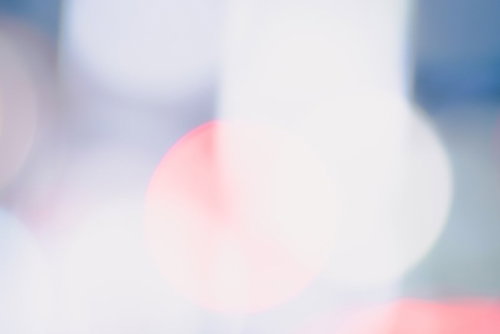 光の影に潜むボケ味のある玉ボケ