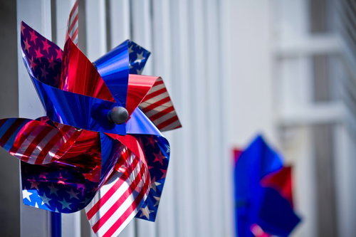 星条旗デザインの赤白青のメタリック風車