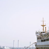 山下公園の港に停泊する氷川丸の写真