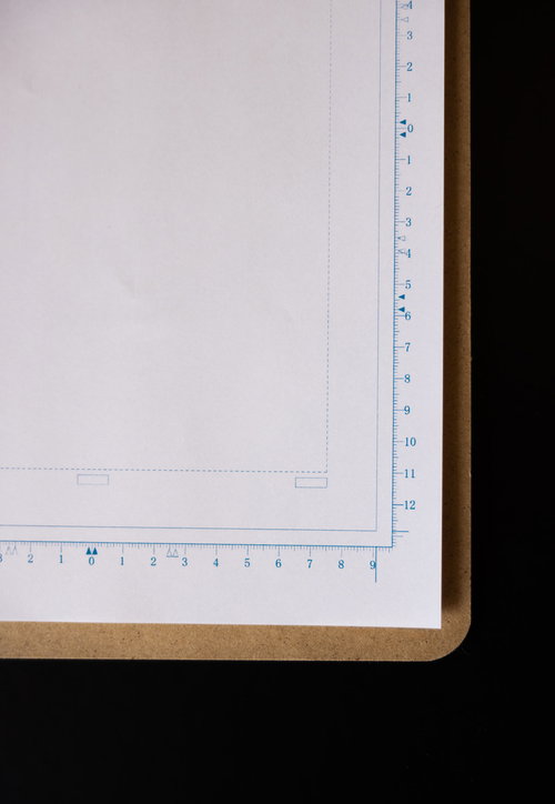 バインダーに挟んだ漫画原稿用紙